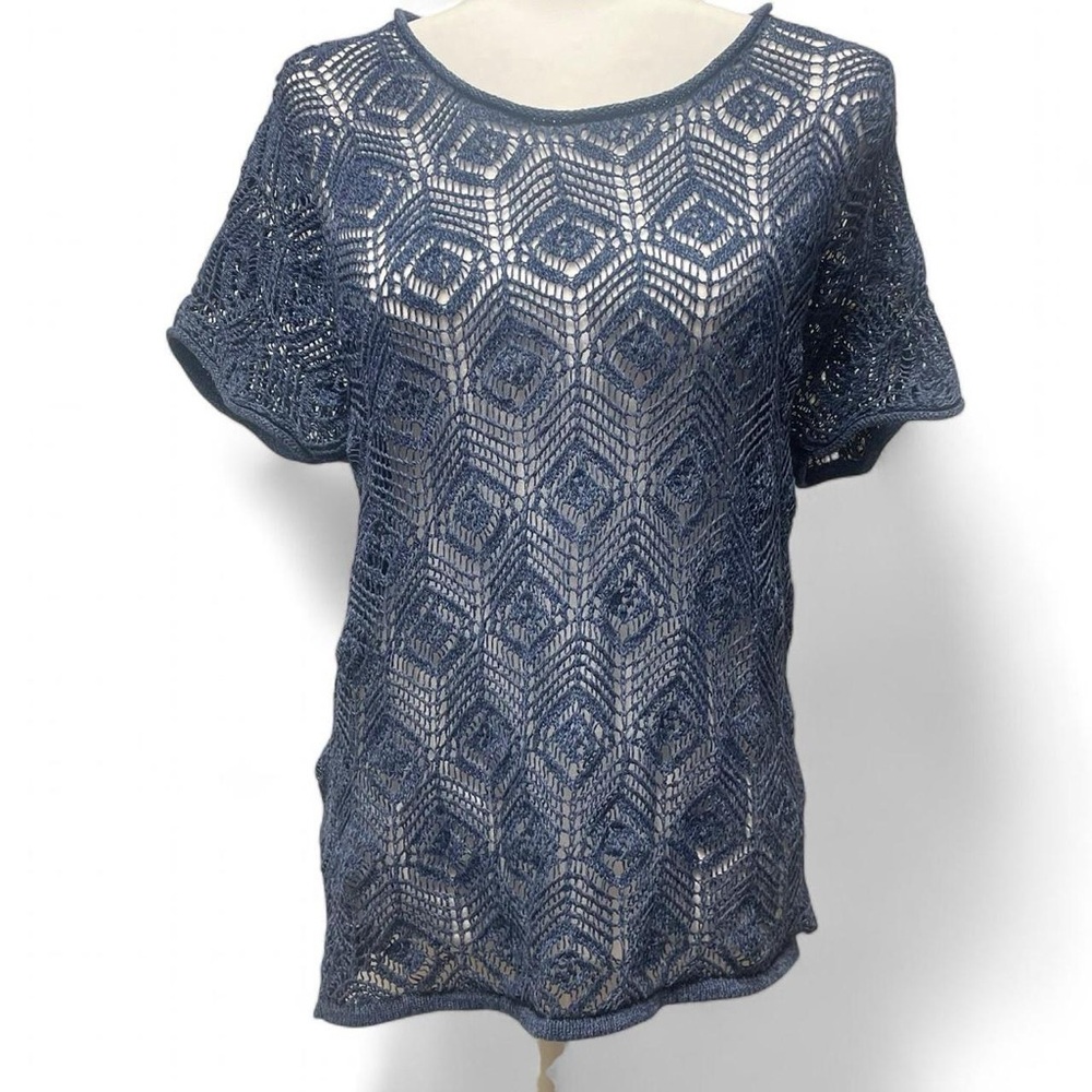 Eddie Bauer Women's Top Size Medium. Open Knit design with crochet accents